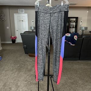 Xersion NWOT Fitted colorful workout pants size XL